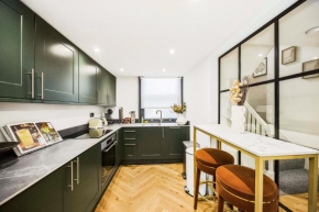 Stylish 2-bed Townhouse in Mayfair